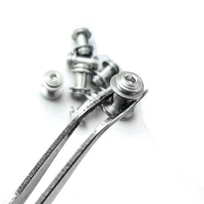 Tornillo de bloqueo de eje de acero inoxidable con bloqueo de eje para cuchillo Griptilian 551 hecho en banco Foto 1 de 4