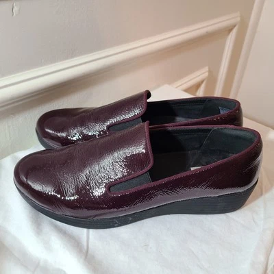 FITFLOP Superskate Slip On Shoes Size 10 Deep Plum Patent NEW Loafer Flats  - Image 1 of 4