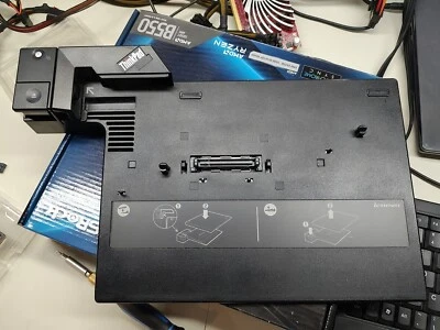 Estación de acoplamiento Lenovo tipo 2505 (42W4626) con adaptador de CA 65 vatios Foto 1 de 4