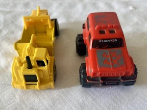 1986 Red Chevy Blazer STOMPER & 1986 Hot Wheels CAT 657E Caterpillar Earth Mover - Picture 1 of 7