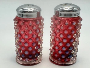 Fenton Cranberry opalisierend Nagelglas Salz & Pfefferstreuer Set Vintage - Bild 1 von 10
