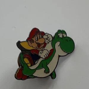 Vintage Nintendo Employee Super Mario Yoshi World Rare Promo Pin Badge CES SNES - Picture 1 of 3