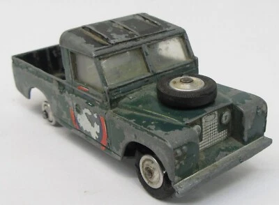 Corgi LAND ROVER 109 1/43 diecast worn w/bad tires - Image 1 of 4