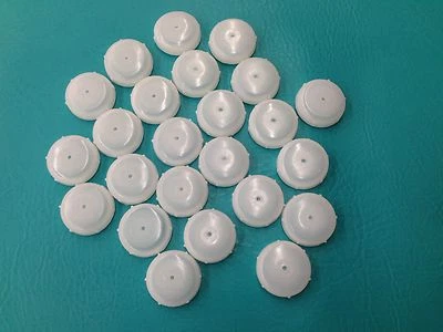 24 tazas de plástico blanco de hierro forjado para silla de patio con inserción de patas tapas deslizantes 1 1/2 " STD Foto 1 de 4