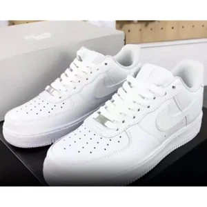 Neu Mehrere Größen Air force 1'07 Weiß Schuhe Trainer Unisex - Bild 1 von 10