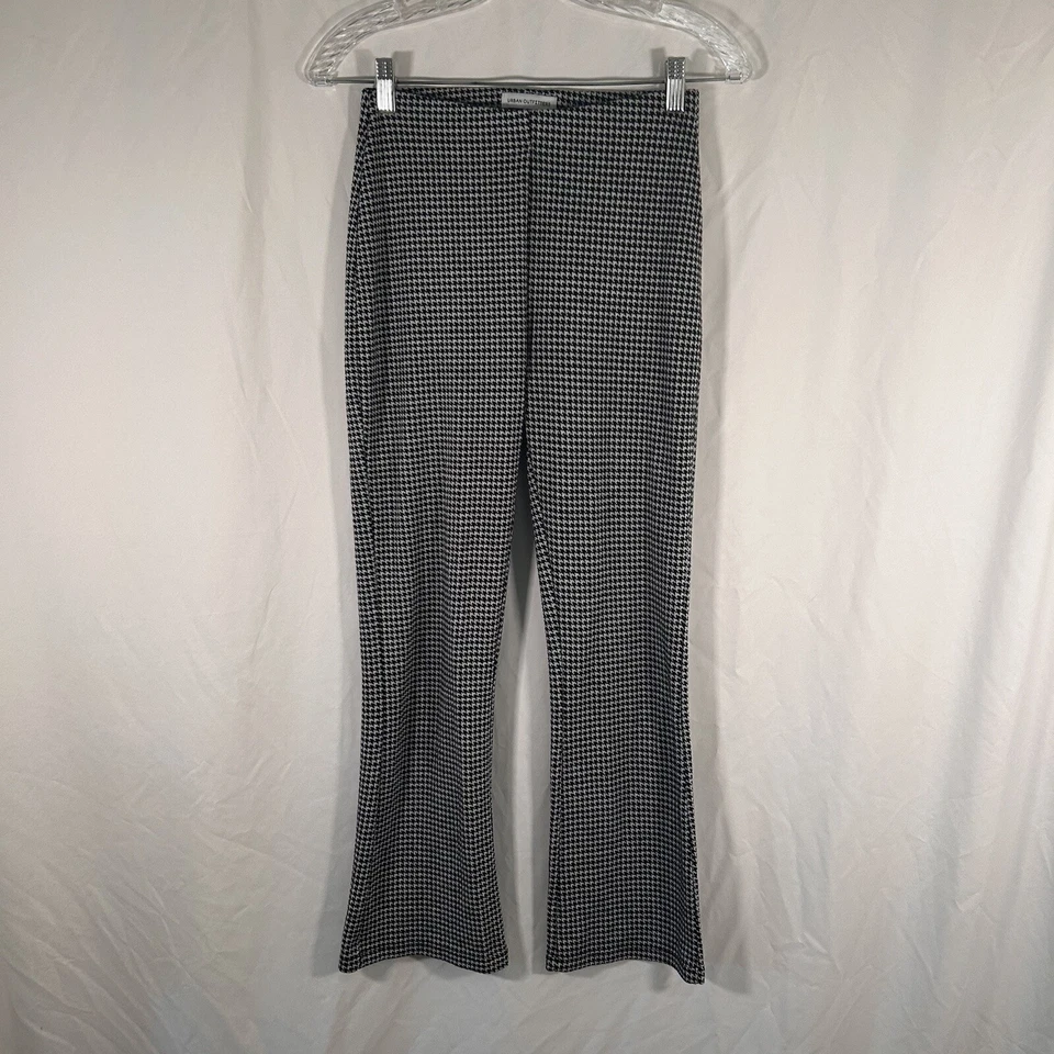 Pantalones Urban Outfitter para mujer pequeños blancos negros tiro alto mezcla de poliéster Foto 1 de 4