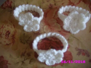 Gehäkeltes Kinder- Baby Armband weiß , Taufe, Hochzeit ,Feier - Bild 1 von 4