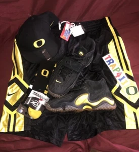 NIKE ZOOM TURF JET '97 QS OREGON SHOES MENS SIZE 10 OREGON BUNDLE NIKE SHORTS  - Picture 1 of 14
