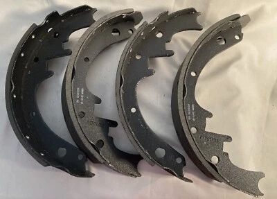 Zapatas de freno de tambor delanteras QuickStop Wagner Z154R para Ford Mustang 1966-1971 Foto 1 de 4