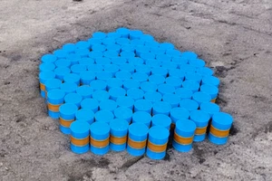 Barriles de tambor de aceite calibre OO 50 x azul cielo y naranja estilo golfo modelo paisaje - Imagen 1 de 4
