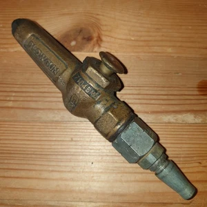 Vintage brass Schrader Blowgun 1/4" 7184BW. - Picture 1 of 5