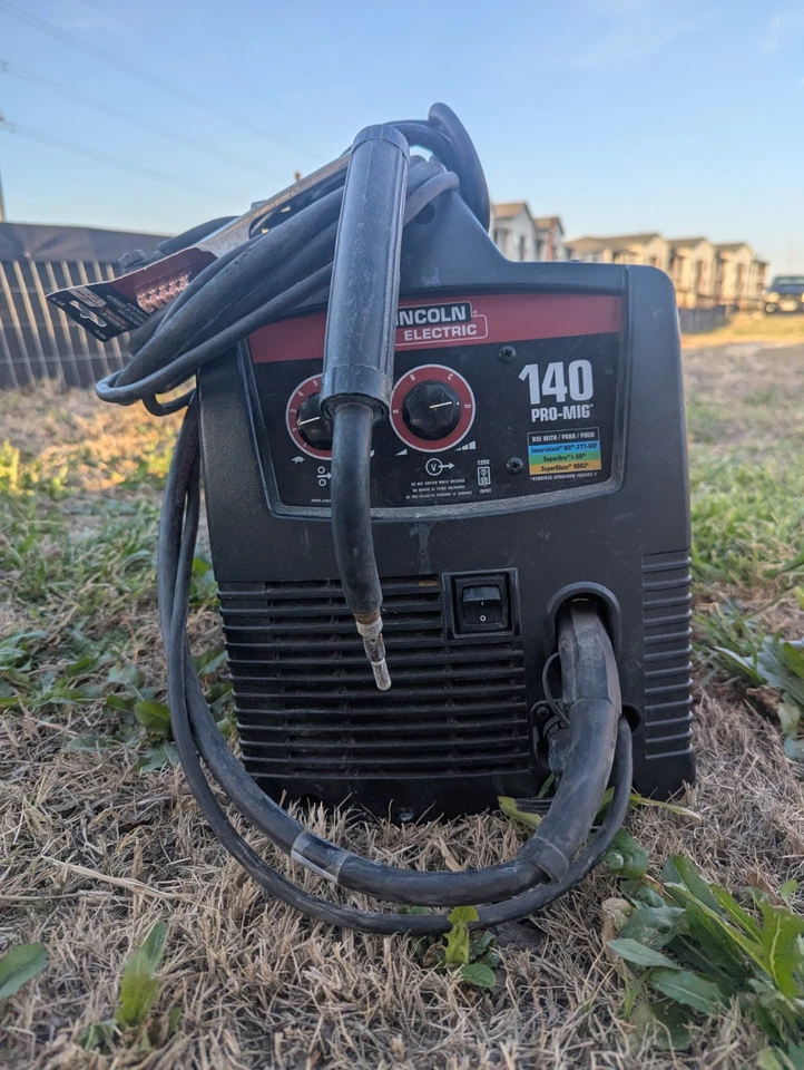 Soldador Lincoln Electric 140 Pro-mig sin probar usado, se vende como está en buen estado  Foto 1 de 4
