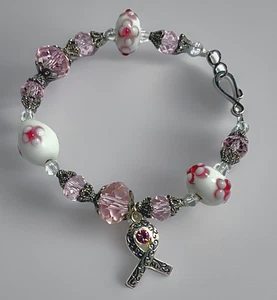 Armband Brustkrebs Bewusstsein Rosa Swarovski Kristalle Charm Silber Verschluss - Bild 1 von 4