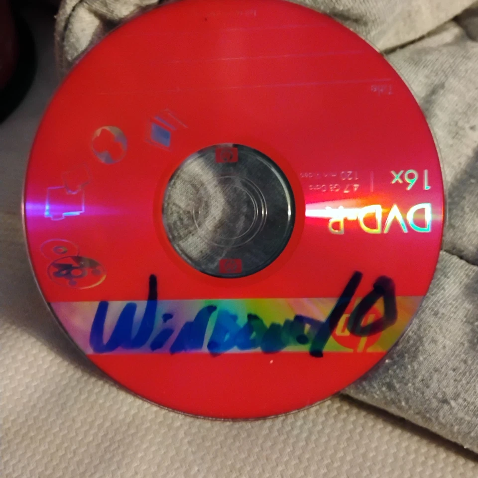 Windows 10 Pro X64  Installation Disc For Fresh New Operations Install OEM Key - Image 1 of 1