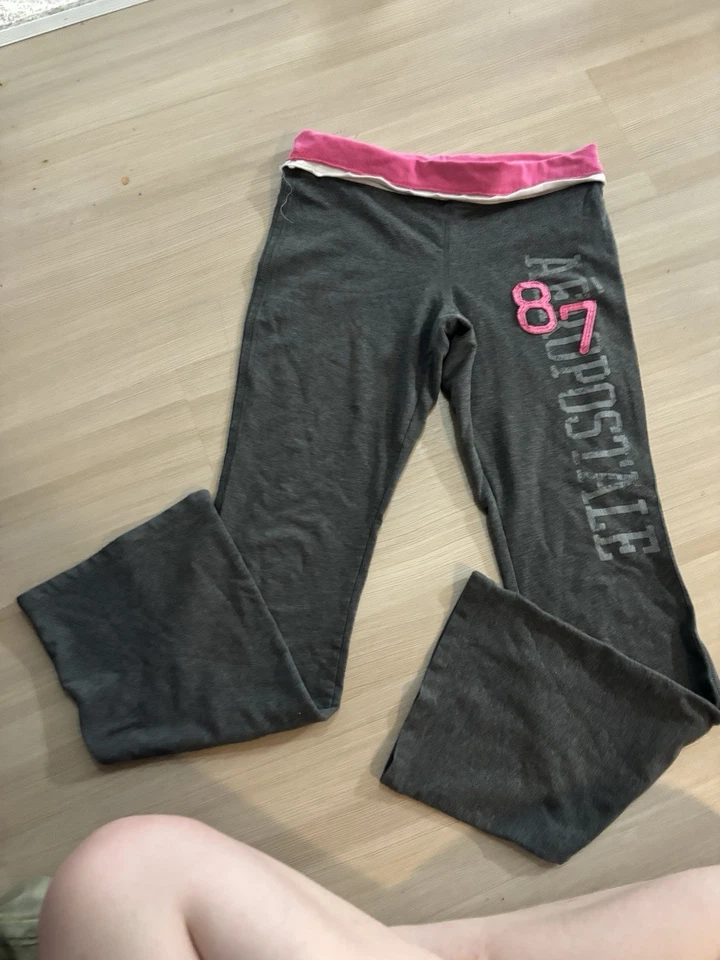 Aeropostale Caliente Rosa Plegable Cintura Acampanada Leggings Gris Mujer Talla Mediana Y2K Foto 1 de 3
