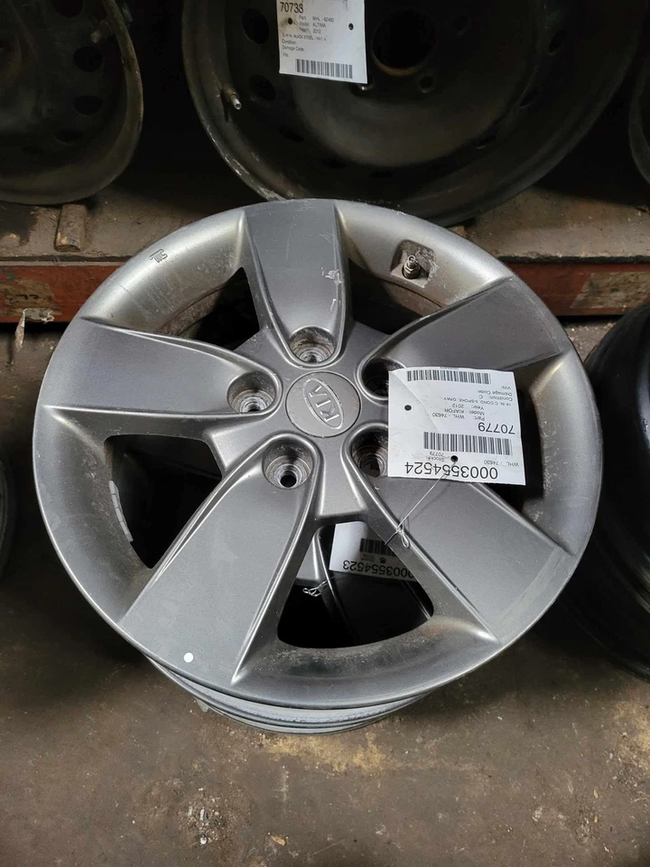 10 11 12 KIA FORTE Wheel - Image 1 of 1