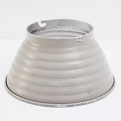 GENUINE ELINCHROM 21cm Dia. 50° SILVER REFLECTOR - UNIVERSAL ELINCHROM FIT #1 - Image 1 of 3