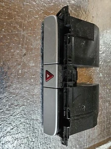 2010 VOLKSWAGEN PASSAT SW CUP HOLDER/HAZARD SWITCH - Picture 1 of 2