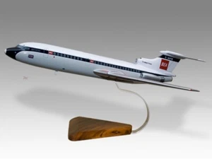 Hawker Siddeley HS-121 Trident BEA Desk Wood Airplane Model Small Scale 1/100 - Picture 1 of 12