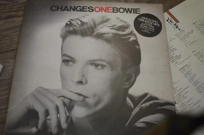 DAVID BOWIE ORIGINAL  uk change one 1976  RS 1055 FIRST EDITION VINYL LP Vg+ - Image 1 of 3