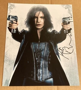 UNDERWORLD Kate Beckinsale 8”x10” handsigniert mit passendem nummeriertem Hologramm COA - Bild 1 von 2