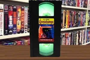 Goosebumps Book: It Came From Beneath The Sink VHS Lamp + Remote - Picture 1 of 2
