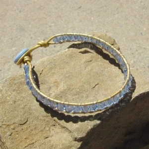 CRYSTAL BRACELET FACETED BLUE CZECH BICONE CRYSTALS ON LEATHER VINTAGE BUTTON - Picture 1 of 4
