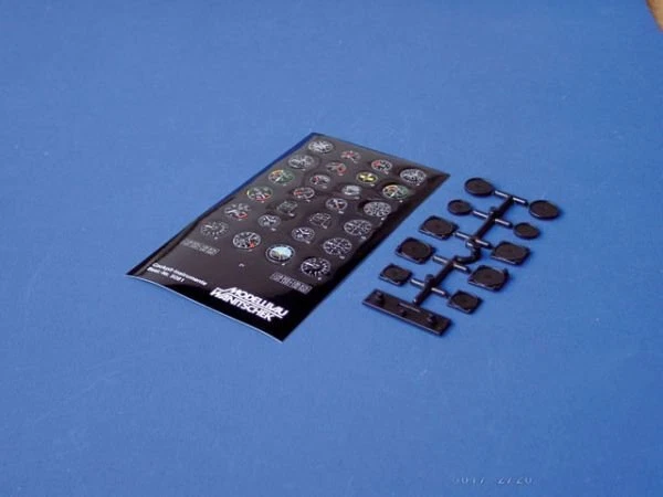 Extron - Cockpit Instrumente 1:5 - Bild 1 von 1