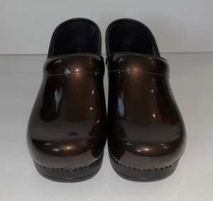 Zuecos de cuero Dansko para mujer 37 6,5 6 1/2 7 profesional marrón charol nuevos - Imagen 1 de 7