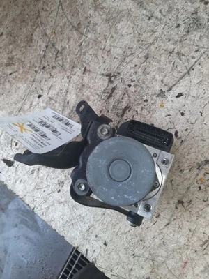 Unidad de actuador/bomba de freno antibloqueo Abs 2017 Rav 4 Sku#3615302 Foto 1 de 4