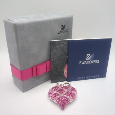Prendedor corazón cristal rosa envuelto en Swarovski 2004 edición anual Foto 1 de 4