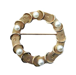 Vintage 14K Gelbgold Kranz Brosche/Anstecknadel mit Akoya Perlen - 6,24 Gramm - Bild 1 von 6