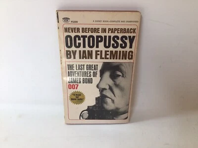 JAMES BOND OCTOPUSSY - 1967 First Printing Signet Paperback Book P3200 - Image 1 of 4
