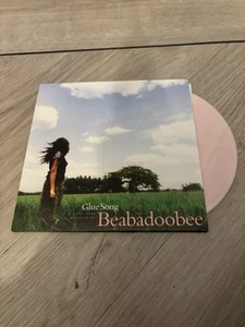 BEABADOOBEE GLUE SONG DUSTY PINK VINYL LIMITED UK 2 TRACK 7" - Imagen 1 de 2