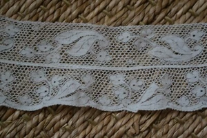 2.2 metres VINTAGE white floral frilled lace trim 45mm wide c.1920s - Picture 1 of 4