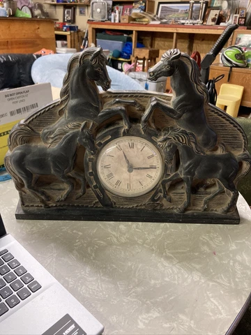 VINTAGE HOME INTERIORS Wild Horses & Horseshoes Equestrian Decor Western CLOCK Cover