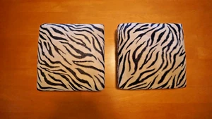 Upholstered Foot stools (2), Zebra style print, black and beige, with wood feet - Picture 1 of 12