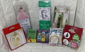 Wizard Of Oz Assortment Of Collectibles Lot Of 7 Bookmark Pins Pens Ornament…. - Picture 1 of 8