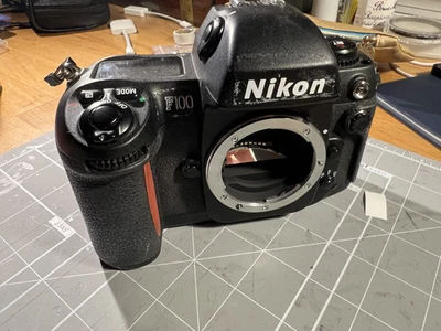Nikon F100 35mm SLR Auto Focus Camera - Black - Image 1 of 4