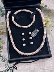 HONORA rosa Perlenkette, Ohrstecker und Armband Set NEU IM KARTON - Bild 1 von 11