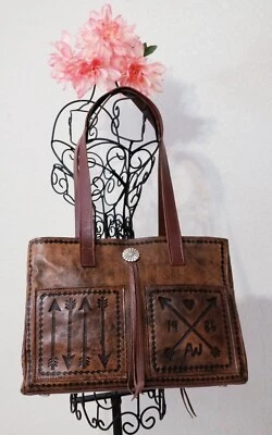 BOLSO DE HOMBRO TOTE SHOPPER DE CUERO MARRÓN ENVEJECIDO AMERICAN WEST flechas grabadas  Foto 1 de 4