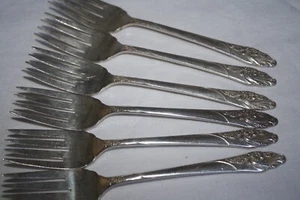 COMMUNITY ONEIDA SILVER PLATED FLATWARE "EVENING STAR" (6) SALAD FORKS #2 - Picture 1 of 3