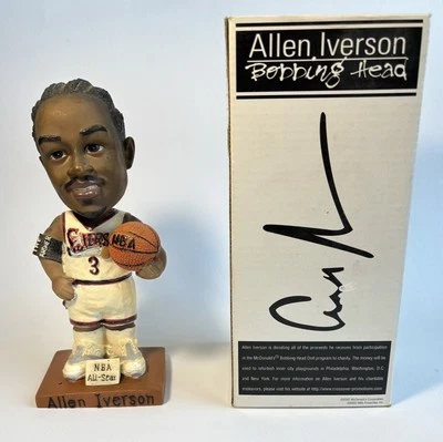 Uniforme blanco Allen Iverson 2002 MCDONALDS BOBBLE HEAD SIXERS Foto 1 de 4