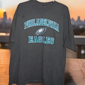 PHILADELPHIA EAGLES MENS SIZED LOGO TSHIRT-SEE PICTURES - Picture 1 of 3