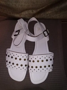 NWOT Frye & Co White Sandals Sz 11M Brooklyn - Picture 1 of 2