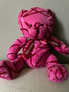 Peluche doudou nounours rose fuschia NOCIDOU NOCIBE 2004 nœud rouge 22 cm assis - Photo 1/5