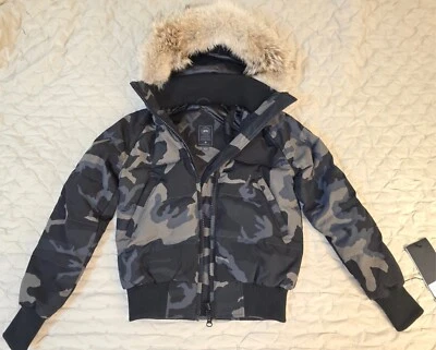 Canada Goose Damas Savona Bomber Etiqueta Negra Camuflaje Talla XS Foto 1 de 4