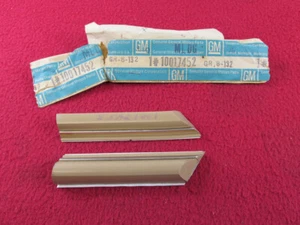 NOS 1981 PONTIAC PHOENIX FRONT FENDER RH & LH DOESKIN TRIM MOLDING SET OF 2 - Picture 1 of 14