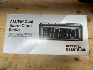Best Buy Essentials Radio Sveglia Digitale AM/FM Doppia - Nero, BE-CLOPP3 - Foto 1 di 3