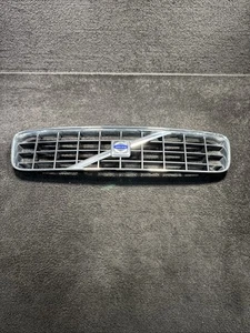 2005 Volvo XC90 Front Center Grille OEM 8620641 - Picture 1 of 8